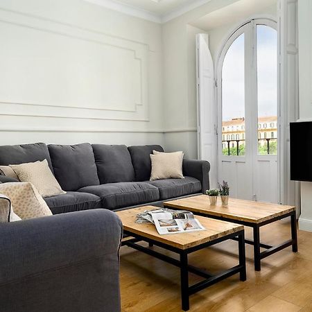 Apartamento Plaza De La Merced 4 Habitaciones มาลากา ภายนอก รูปภาพ